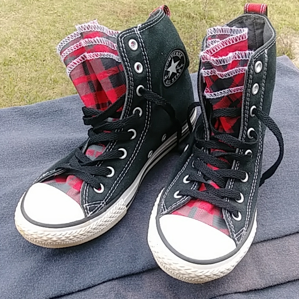 Girls Converse red plaid and black size 3